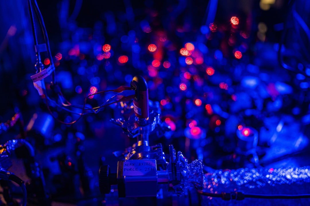 Hulet Lab glowing lasers